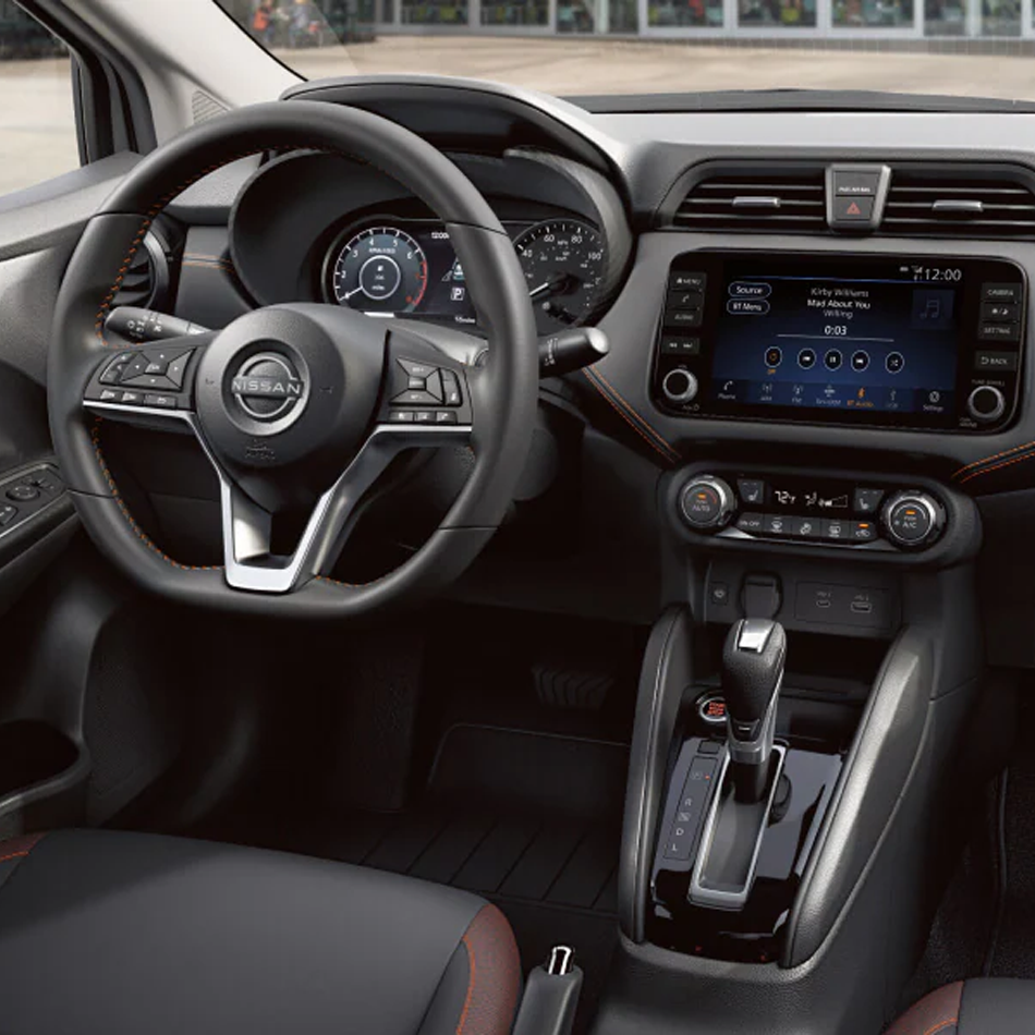 ECARENT_0077_nissan-versa-2023-interior-1